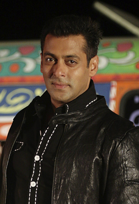 Salman Khan wants one rupee more than SRK
